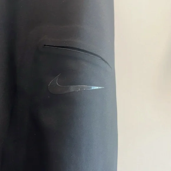 Like New Nike High-Waisted Black Tights - Picture 3 of 5